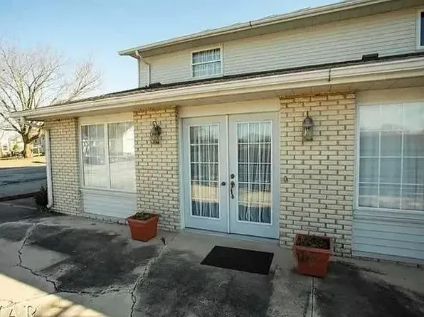 602 S Chicago St #B, Milford, IL 60953