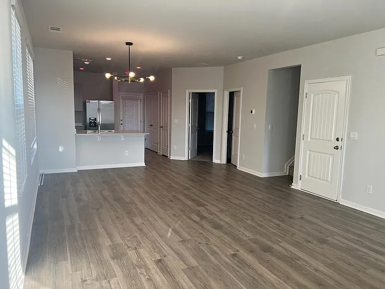 273 Hazel Ln #MAIN — Photo 2