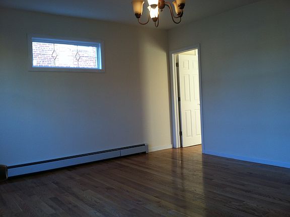 5th image of 11618 223rd St