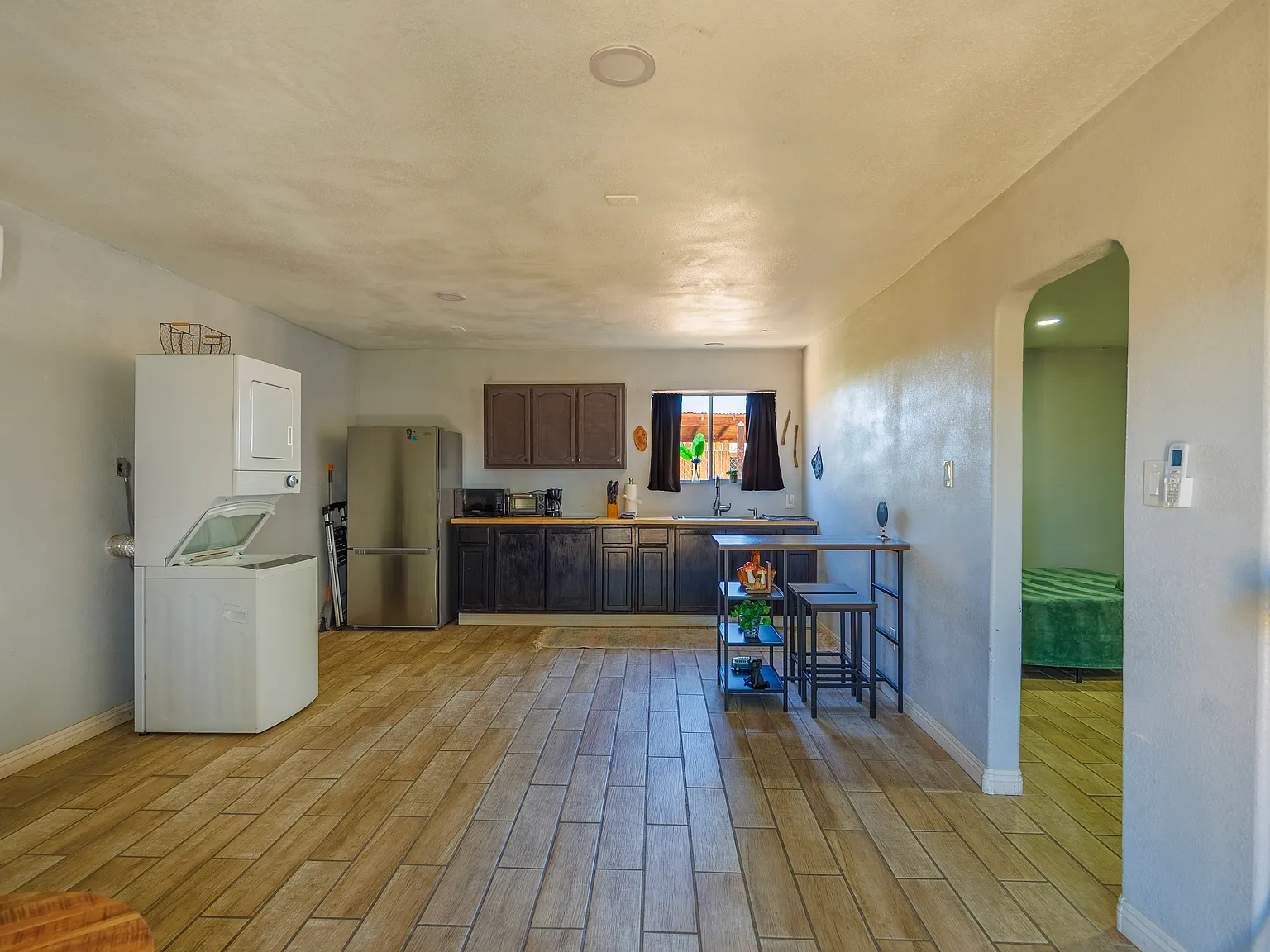 3 bed, 1296 sqft, $1,550 — Photo 2