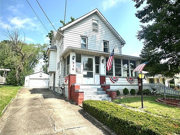 2nd image of 916 W Park Ave