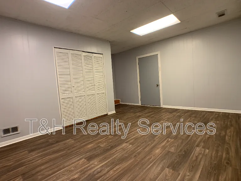 7649 Southfield Dr — Photo 16
