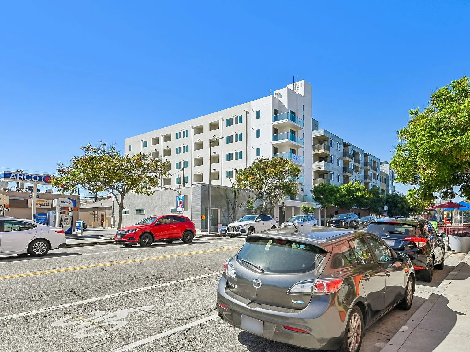 3451 Motor Ave | Palms/Mid-City West | Move In Incentives! — Photo 4