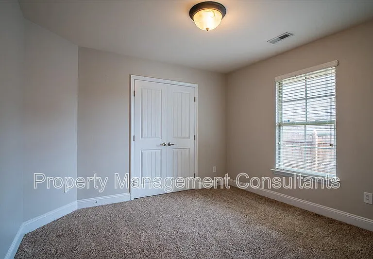 108 Oak Shade Dr — Photo 10