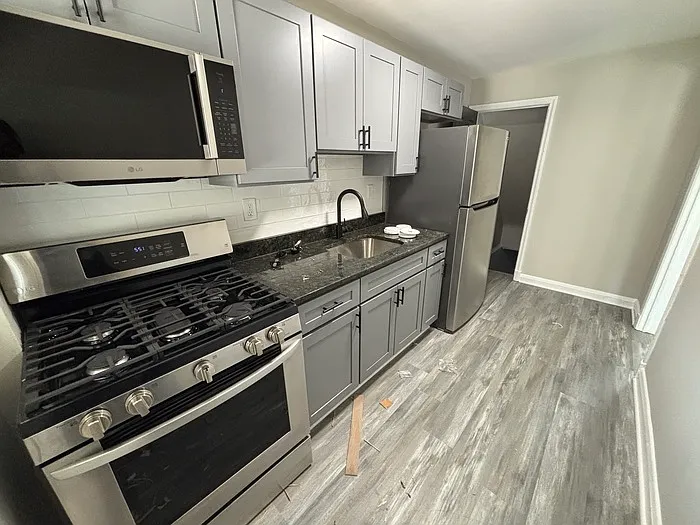 3 bed, 2.0 bath, $2,500 — Photo 4