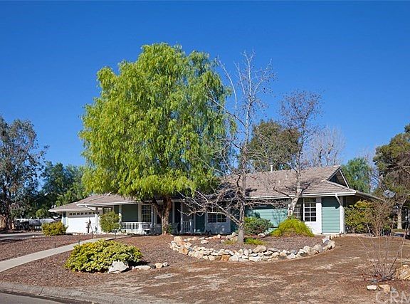 3rd image of 28674 Jenny Ln