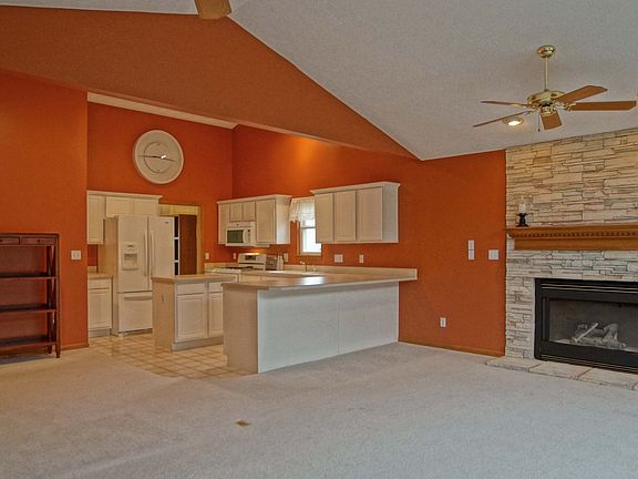2nd image of 731 Camino Dr