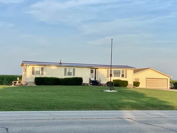 27413 N State Highway 97, Canton, IL 61520