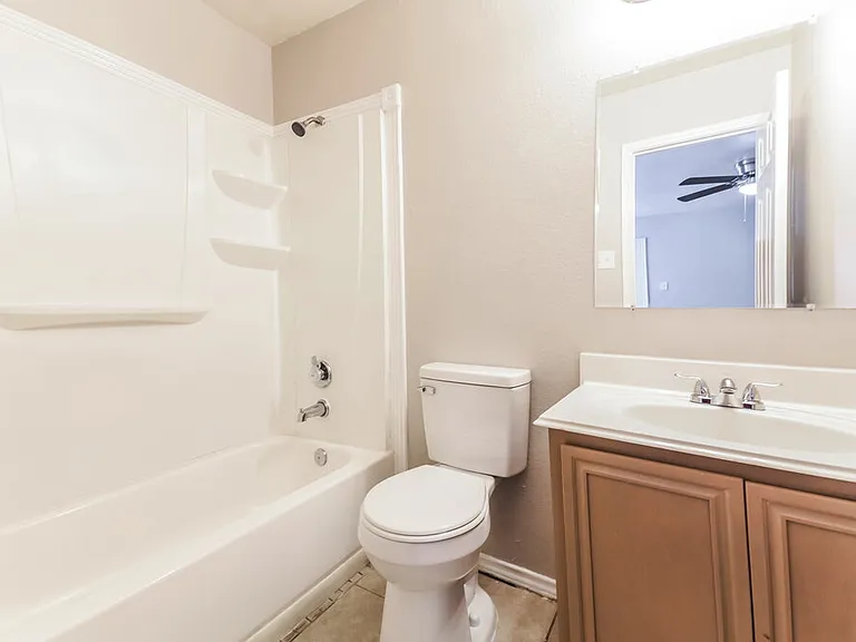 1611 Cedar Bluff Ln — Photo 12