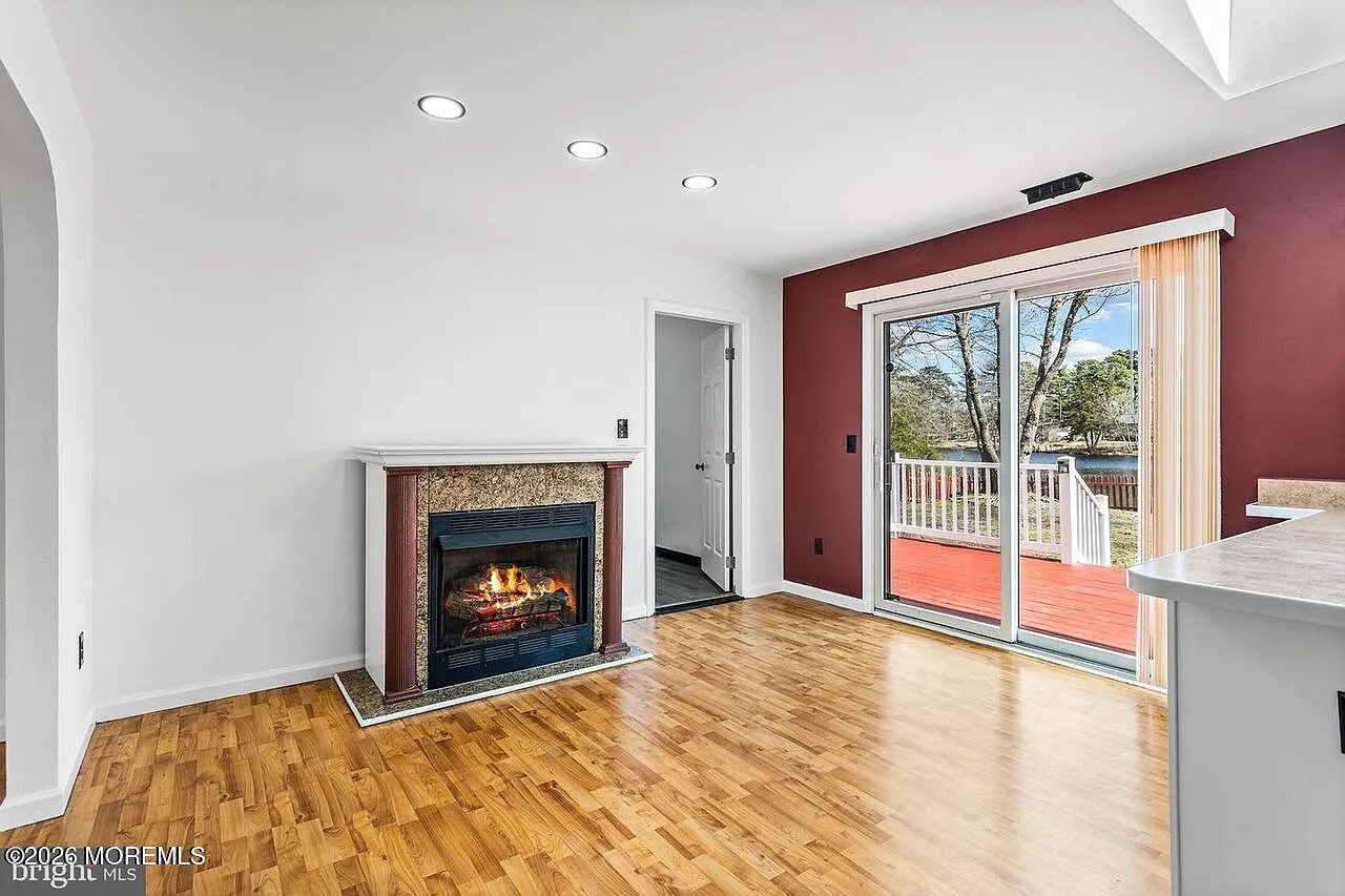 3 bed, 1464 sqft, $2,300 — Photo 3