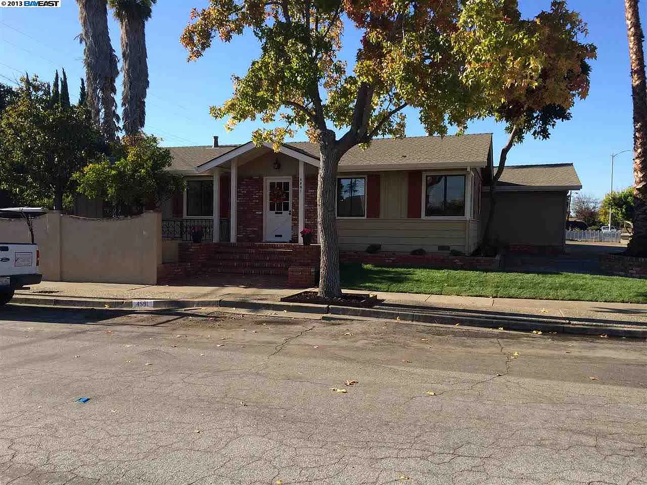 4591 Serra Ave photo 1