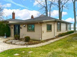 5463 S Channel Dr, Harsens Island, MI 48028