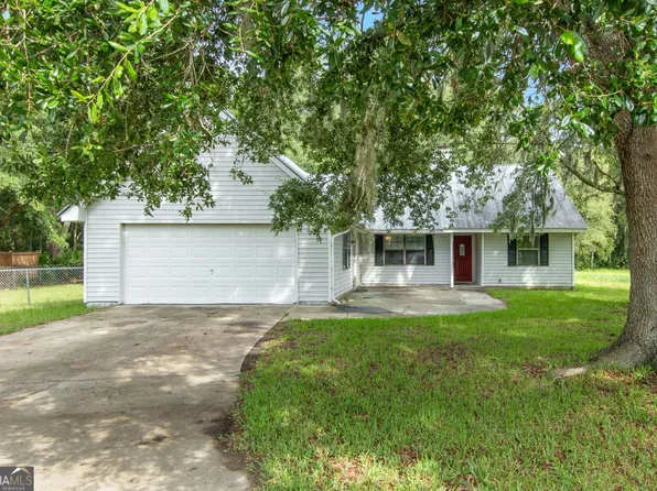 318 Foxwood Cir, Saint Marys, GA 31558