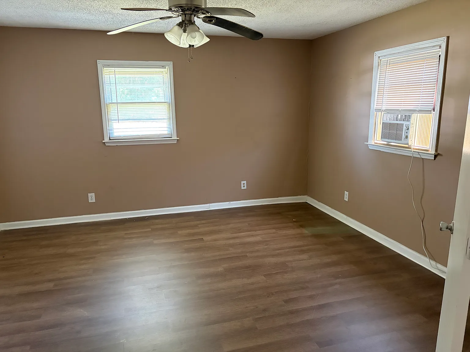 3 bed, 1136 sqft, $1,000 — Photo 3