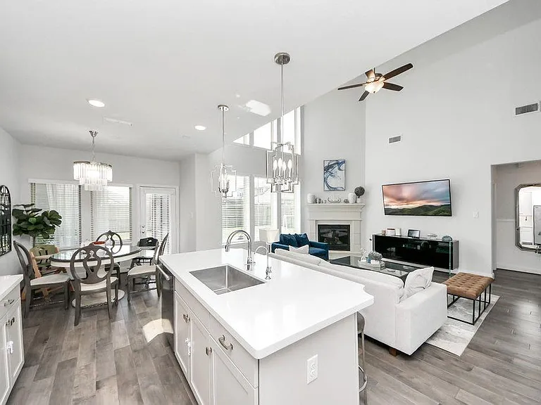 8922 Golden Mist Dr — Photo 9
