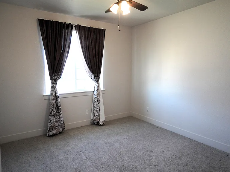 245 E Caldera St — Photo 7