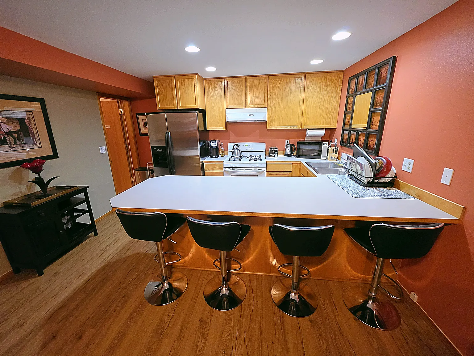 1 bed, 600 sqft, $2,400 — Photo 3
