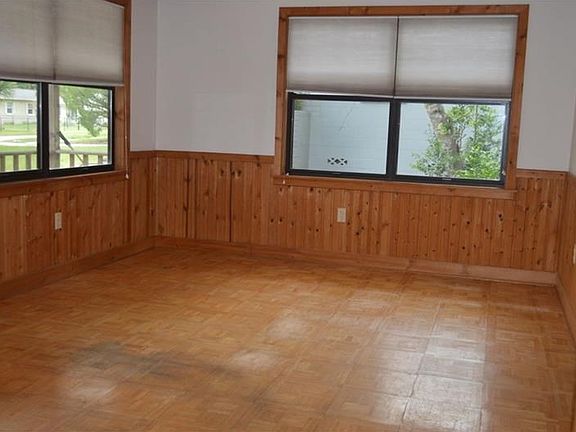 5th image of 604 Brightwood Ave