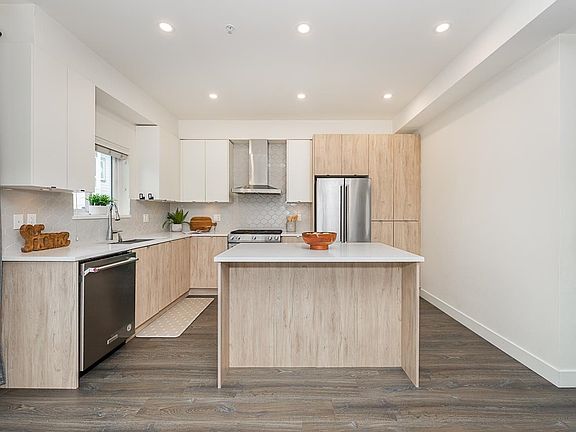 5th image of 7947 209th St #3