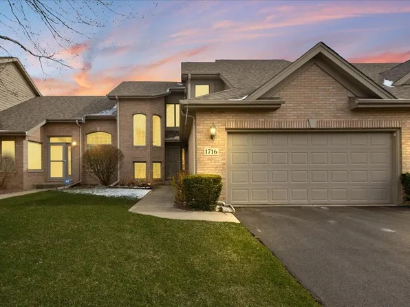 1716 Apple Blossom Dr, Munster, IN 46321