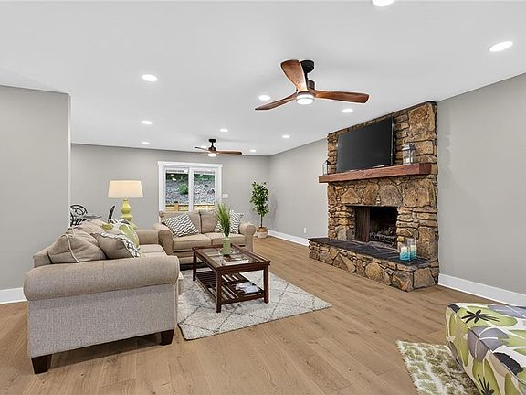5th image of 3029 Meadow Dr