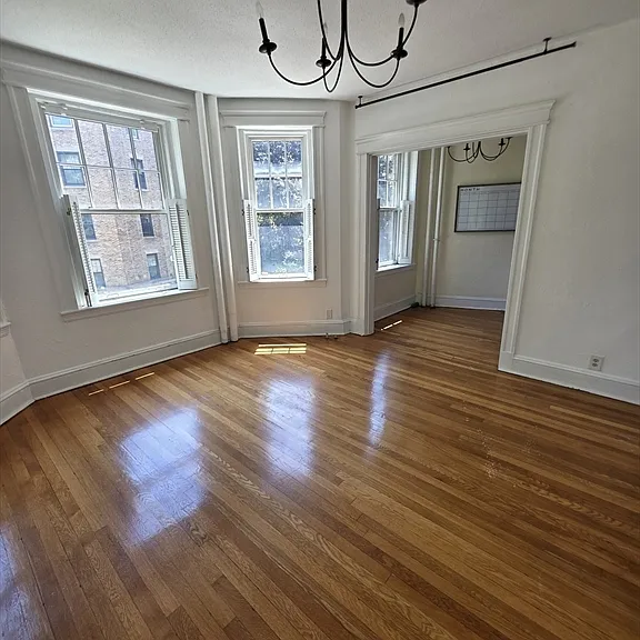 122 Riverway #10 — Photo 3