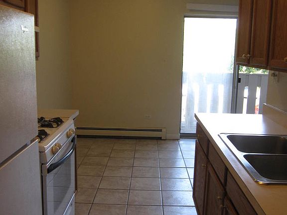 2nd image of 1120 Copperfield Ln APT A