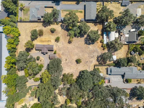 668 Brittain Lane, Santa Rosa, CA 95407