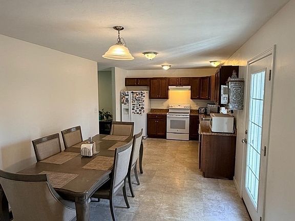 3rd image of 6 Buttercup Ln Unit 27