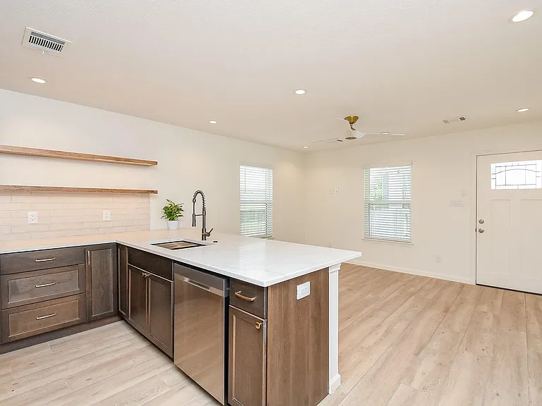 2509 Terry St #B — Photo 6