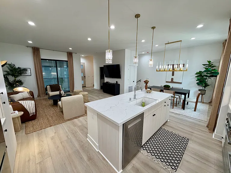 1320 W Cannon Dr #9 — Photo 4