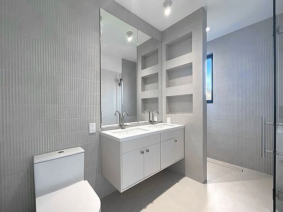 5th image of 177 Greenpoint Ave #7