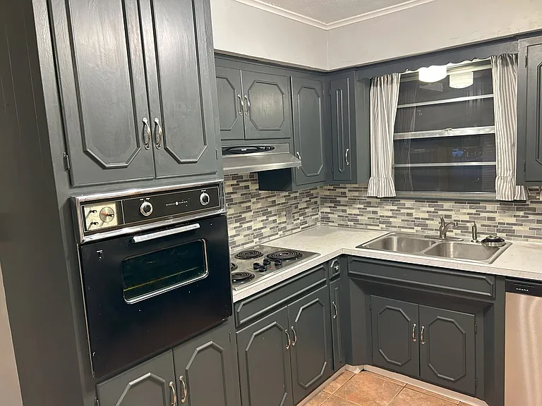 207 Vicksburg St — Photo 3