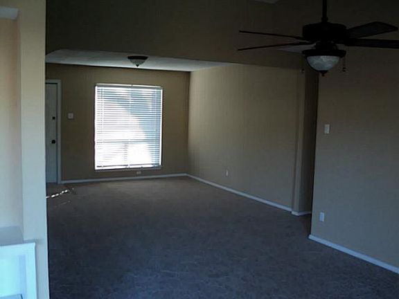 3rd image of 116 Centennial Dr