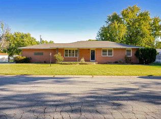 3 Sandy Ln, Newton, KS 67114