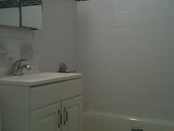 5th image of 50 W 69th St APT 1C