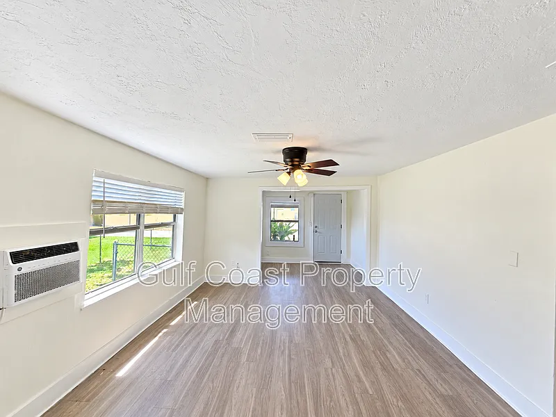 2 bed, 1.0 bath, 1014 sqft, $1,299 — Photo 3