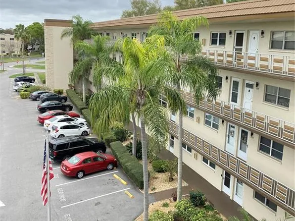 5725 80th St N Unit 408, Saint Petersburg, FL 33709