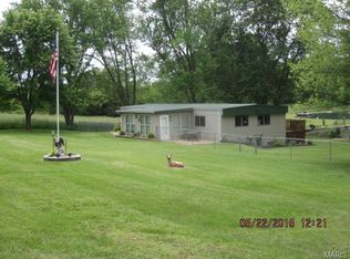 1768 Peacock Rd, Saint Clair, MO 63077