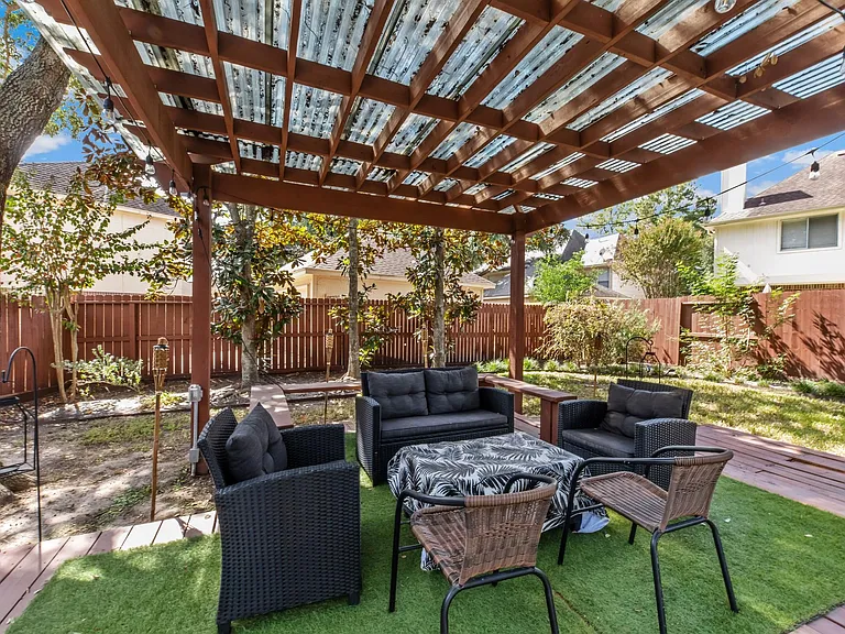 15826 Jamie Lee Dr — Photo 44