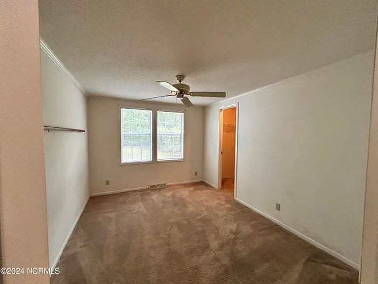 1075 Captains Ct — Photo 18