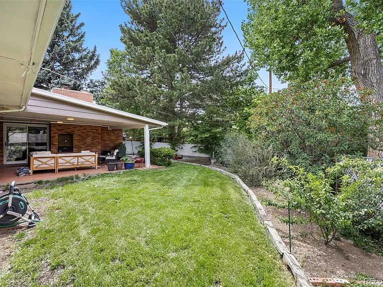 281 Niagara St — Photo 34