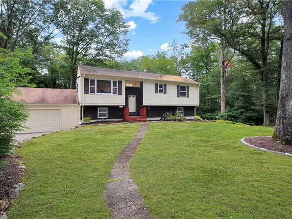 110 Ann Ave, Groton, CT 06355