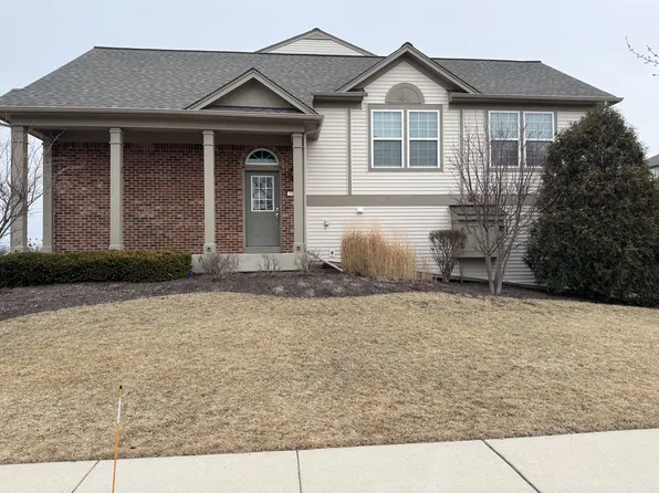 310 Devoe Dr, Oswego, IL 60543