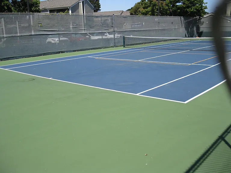 HOA Tennis court area