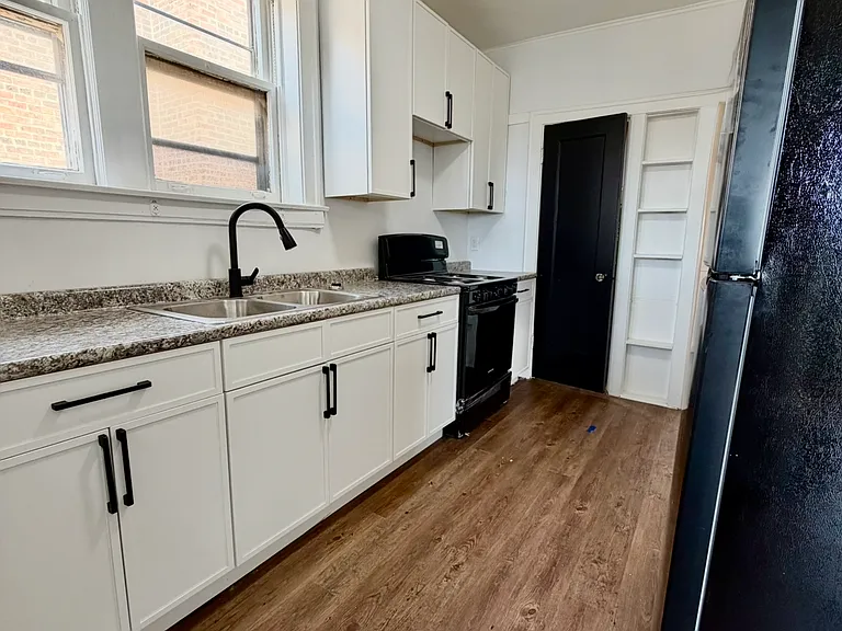 7712 S Jeffery Blvd #3 — Photo 14