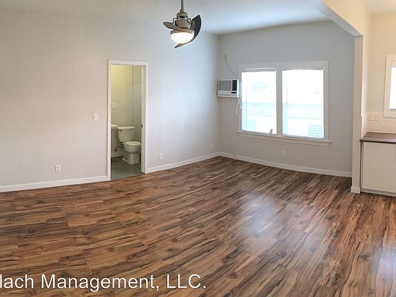 3rd image of 4933 Echo St