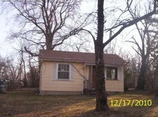215 N Maple Ave, Joplin, MO 64801