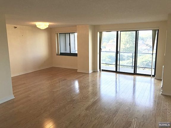 4th image of 1512 Palisade Ave APT 6A
