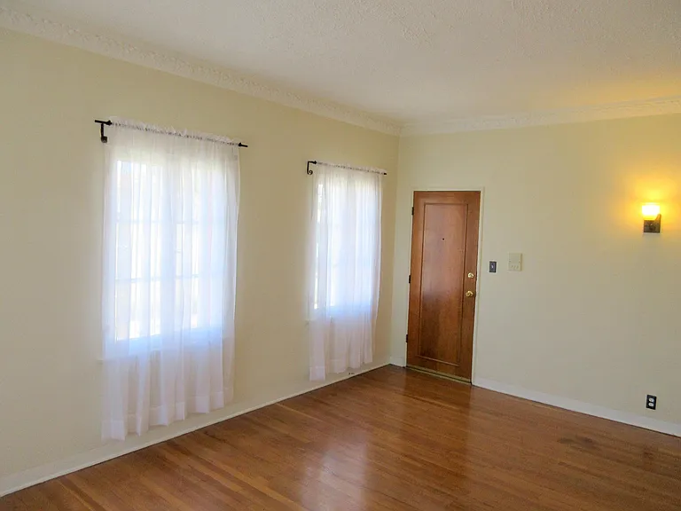 6022 W 8th St #5 — Photo 6